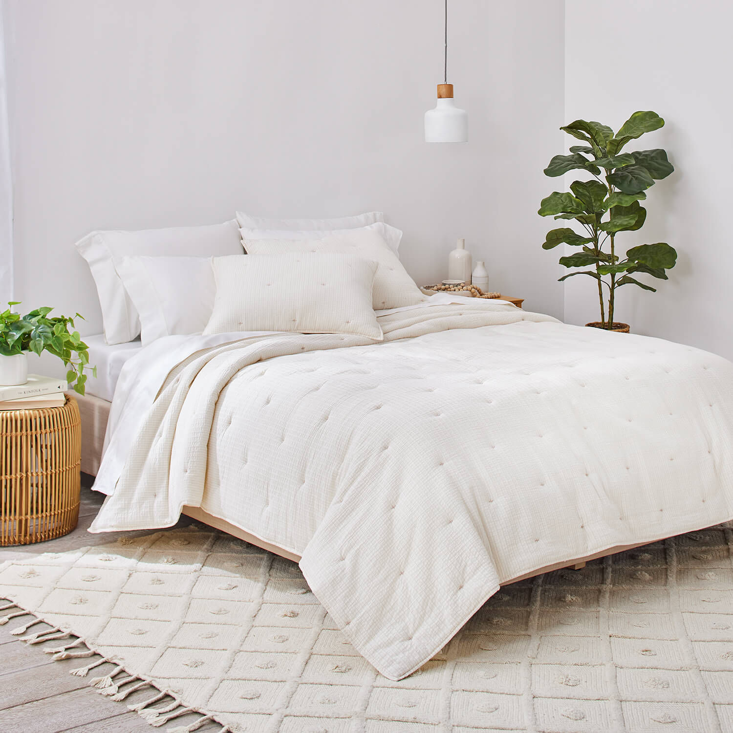 Striped Quilt And Sham Set | Dorm Essentials - Ivory / Twin/Twin XL ...